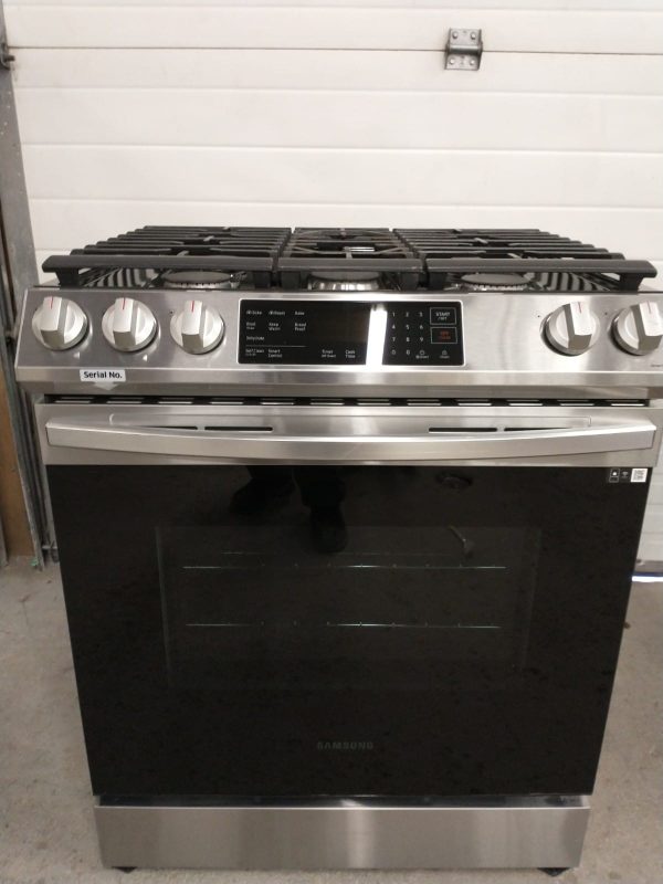 Used Less Then 1 Year Samsung Nx60t8311ss Gas Stove