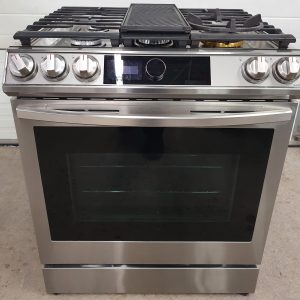 USED SAMSUNG GAS STOVE LESS THAN 1 YEAR NX60T8711SSAA 1