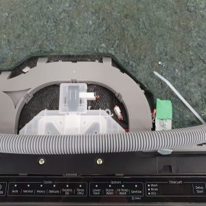 OPEN BOX SAMSUNG DISHWASHER FLOOR MODEL DW80R2031US 3 2