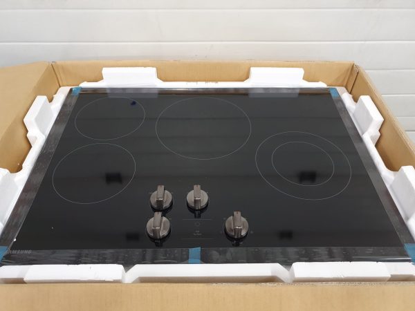 OPEN BOX SAMSUNG ELECTRIC COOKTOP NZ30R5330RK