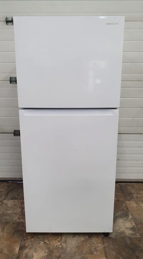 Open Box Samsung Refrigerator Rt18m6213sr