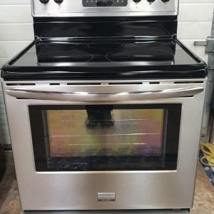 USED FRIGIDAIRE ELECTRICAL STOVE CGEF3041KED 4