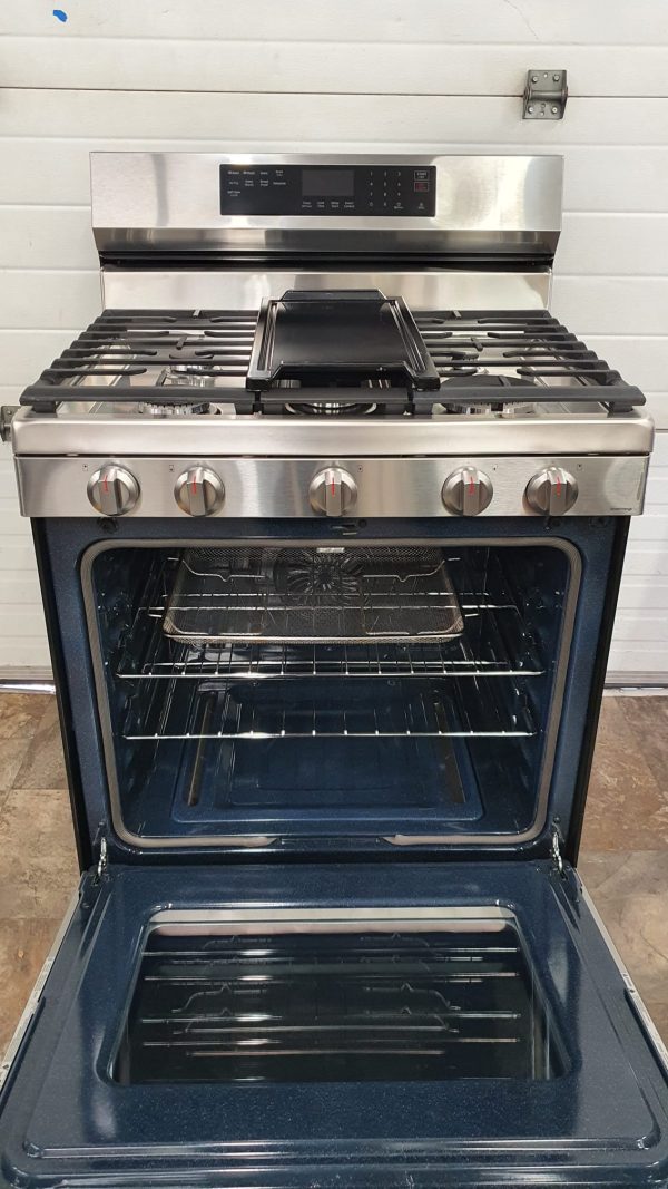Used Less Than 1 Year Propane Gas Stove Samsung NX60A6711SS