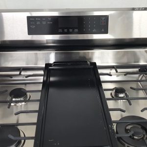 USED LESS THAN 1 YEAR PROPANE GAS STOVE Samsung NX60A6711SS 4