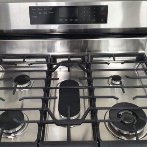 USED LESS THAN 1 YEAR PROPANE GAS STOVE Samsung NX60A6711SS 5