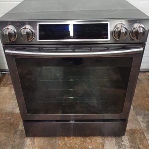 USED SAMSUNG ELECTRICAL SLIDE IN STOVE LESS THAN 1 YEAR NE58K9500SG 2