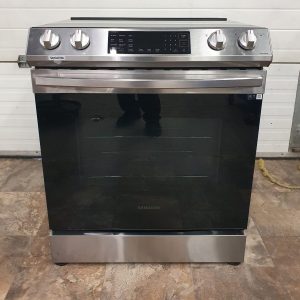 USED SAMSUNG ELECTRICAL SLIDE IN STOVE LESS1 THAN YEAR NE63T8311SSAC 3