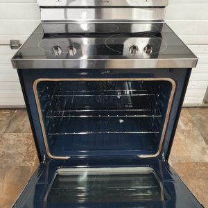 USED SAMSUNG ELECTRICAL STOVE LESS THAN 1 YEAR NE59R4321SSAC 3