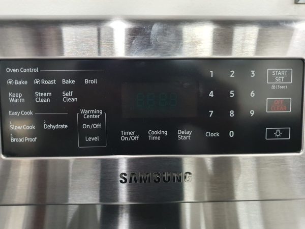 USED SAMSUNG ELECTRICAL STOVE LESS THAN 1 YEAR NE59R4321SS/AC