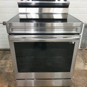 USED SAMSUNG ELECTRICAL STOVE LESS THAN 1 YEAR NE63A6711SSAC 4