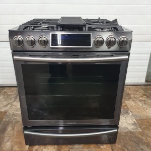 Used Samsung Gas ( Propane ) Stove Less Than 1 Year NX60T8711SG/AA