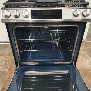 USED SAMSUNG GAS STOVE LESS THAN 1 YEAR NX60T8511SSAA 1 1