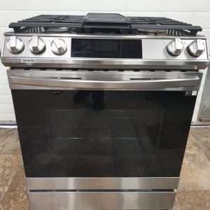 USED SAMSUNG GAS STOVE LESS THAN 1 YEAR NX60T8511SSAA 2 1