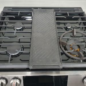 USED SAMSUNG GAS STOVE LESS THAN 1 YEAR NX60T8511SSAA 2 3