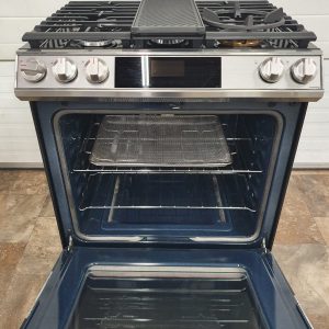 USED SAMSUNG GAS STOVE LESS THAN 1 YEAR NX60T8511SSAA 5