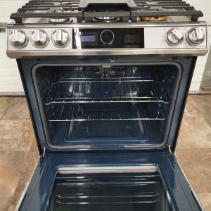 USED SAMSUNG GAS STOVE LESS THAN 1 YEAR NX60T8511SSAA 5 4