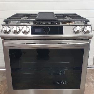 USED SAMSUNG GAS STOVE LESS THAN 1 YEAR NX60T8711SSAA 3 1