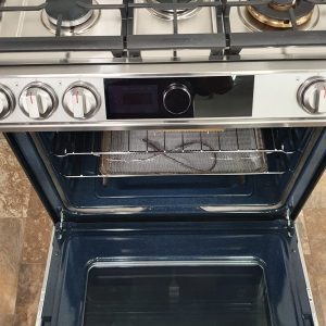 USED SAMSUNG GAS STOVE LESS THAN 1 YEAR NX60T8711SSAA 4 1