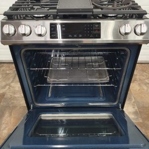 USED SAMSUNG GAS STOVE LESS THEN 1 YEAR NX60T8311SS 1
