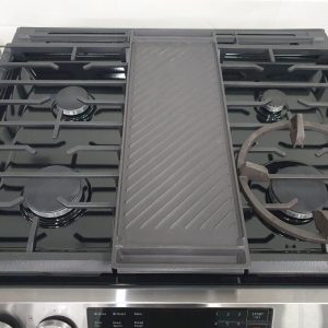 USED SAMSUNG GAS STOVE LESS THEN 1 YEAR NX60T8311SS 4