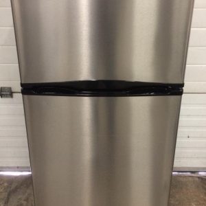 USED INSIGNIA REFRIGERATOR APPARTMENT SIZE NS RTM12SS7 C 2