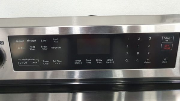 USED SAMSUNG ELECTRICAL STOVE NE63A6511SS/AC LESS THAN 1 YEAR