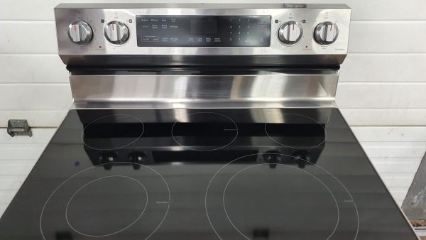 USED SAMSUNG ELECTRICAL STOVE NE63A6511SS/AC LESS THAN 1 YEAR