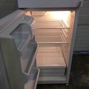 USED KENMORE REFRIGERATOR 23613 2 APPARTMENT SIZE 3