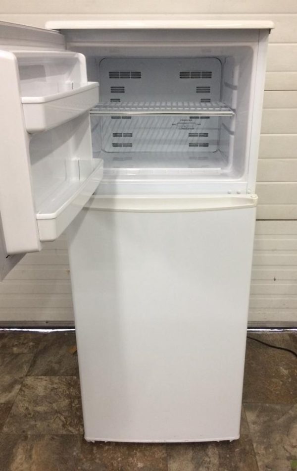 Used Sunbeam Appartment Size Refrigerator Dff258wsb-1