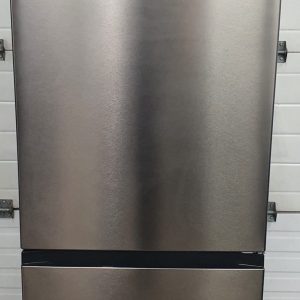 Open Box Hisense Refrigerator RB12A2CSE Apartment Size 1