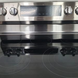 Used Less Than 1 Year Samsung ELECTRICAL STOVE NE59R6631SS 3