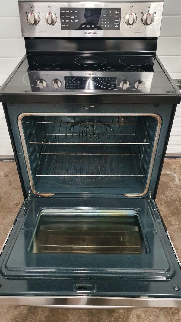 Used Less Than 1 Year Samsung Electrical Stove NE595R1ABSR