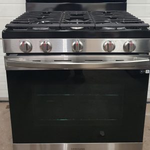 Used Less Than 1 Year Samsung Gas Stove NX60A6511SS 3