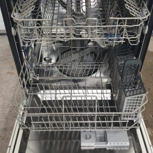 Used Less than 1 Year Samsung Dishwasher DW80T5040US 2 1