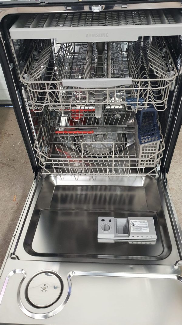 Open Box Floor Model Dishwasher Samsung DW80R5061US