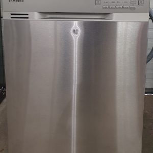 Used Less Than 1 Year Dishwasher Samsung DW80J3020US 2