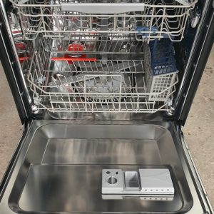 Used Less Than 1 Year Dishwasher Samsung DW80K5050US 4