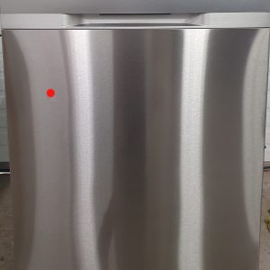 Used Less Than 1 Year Dishwasher Samsung DW80T5040US 3
