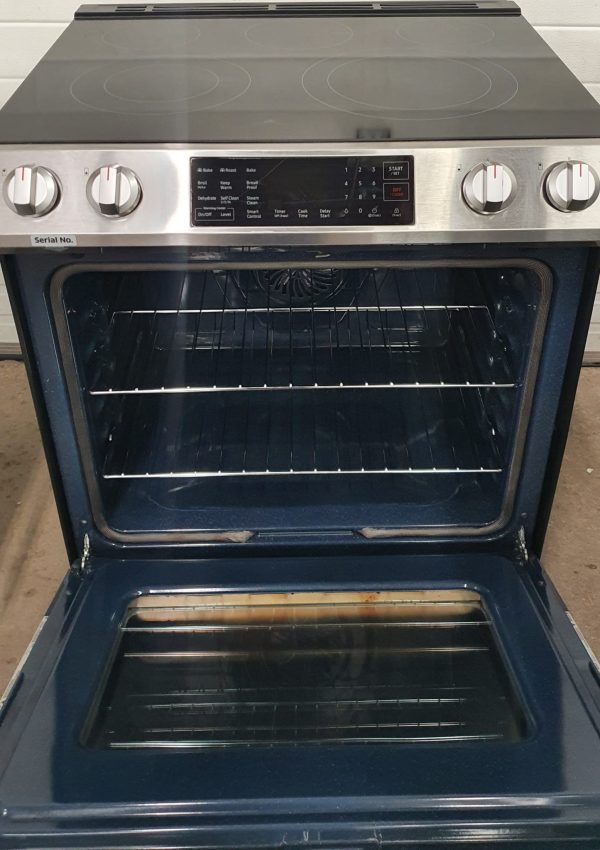 Used Less Than 1 Year Electric Slide IN Stove Samsung NE63T8311SS/AC