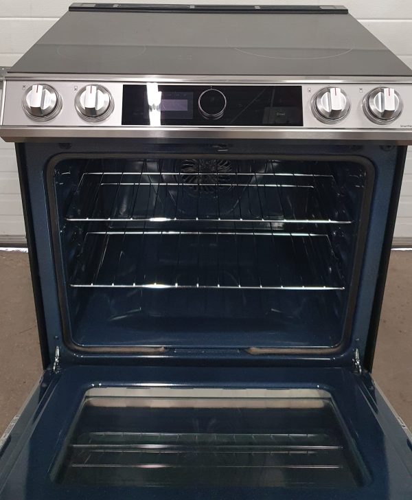 Used Less Than 1 Year Induction Stove Samsung NE63T8911SR/AC