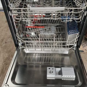 Used Less Than 1 Year Samsung Dishwasher DW80R5061US 3