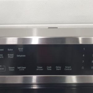 Used Less Than 1 Year Samsung Electrical Stove NE63A6711SS 4
