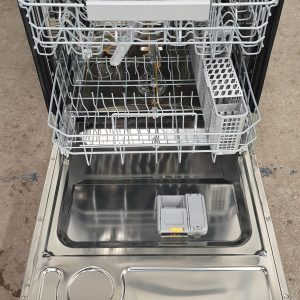 Open Box Floor Model Dishwasher Samsung DW80B6060UG 2