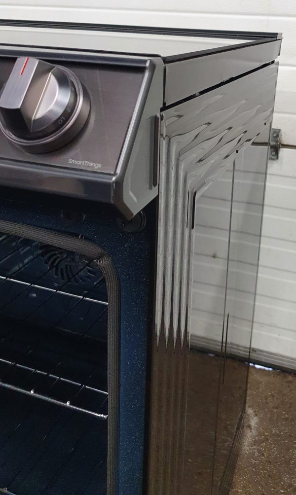 Used Less Than 1 Year Electric Stove Samsung NE63T8711SG/AC