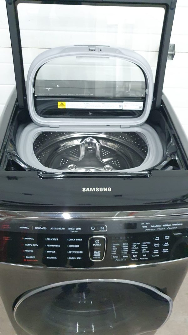 Used Less Than 1 Year Flexwash One Machine Two Washers in One Samsung WV60M9900AV