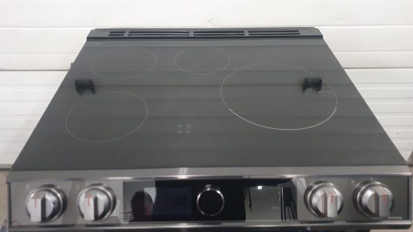 Used Less Than 1 Year Induction Stove Samsung NE63T8911SG/AC