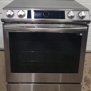 Used Less Than 1 Year Induction Stove Samsung NE63T8911SSAC 2