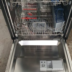 Used Less Than 1 Year Samsung Dishwasher DW80K5050US 1