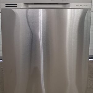 Used Less Than 1 Year Samsung Dishwasher DW80N3030US 2