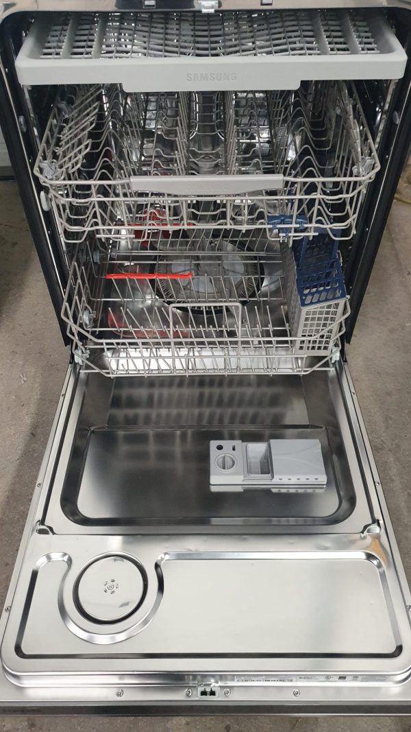 Used Less Than 1 Year Samsung Dishwasher DW80R5061US